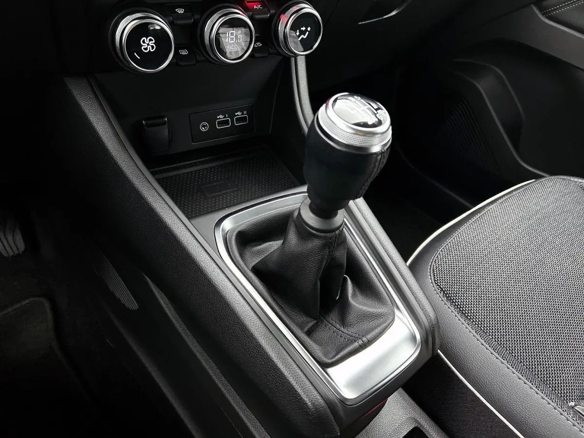 1.0 TCe 90 techno 91 PK | Airco | Navigatie | Cruise Control | Achteruitrijcamera | Trekhaak |