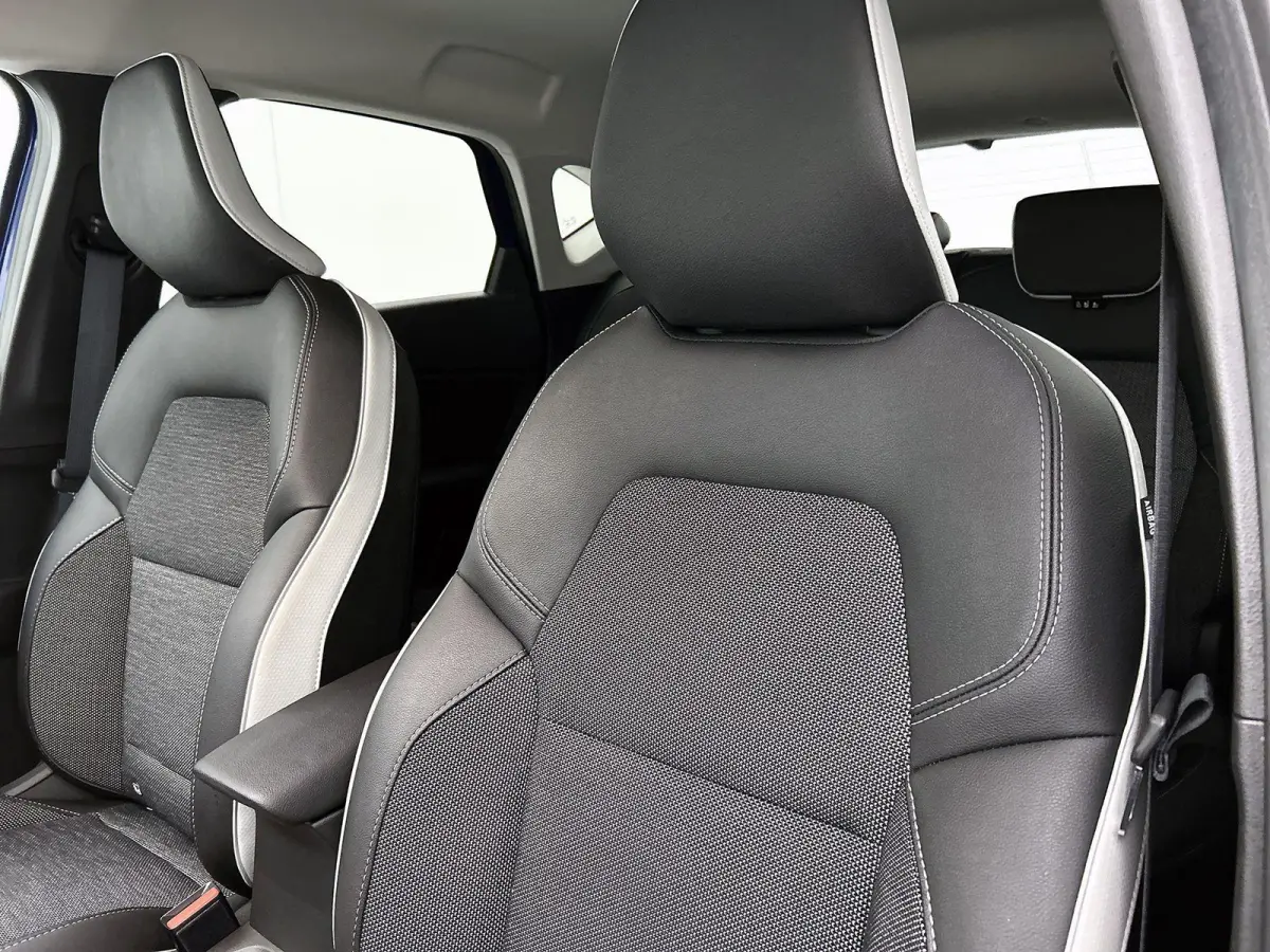 1.0 TCe 90 techno 91 PK | Airco | Navigatie | Cruise Control | Achteruitrijcamera | Trekhaak |