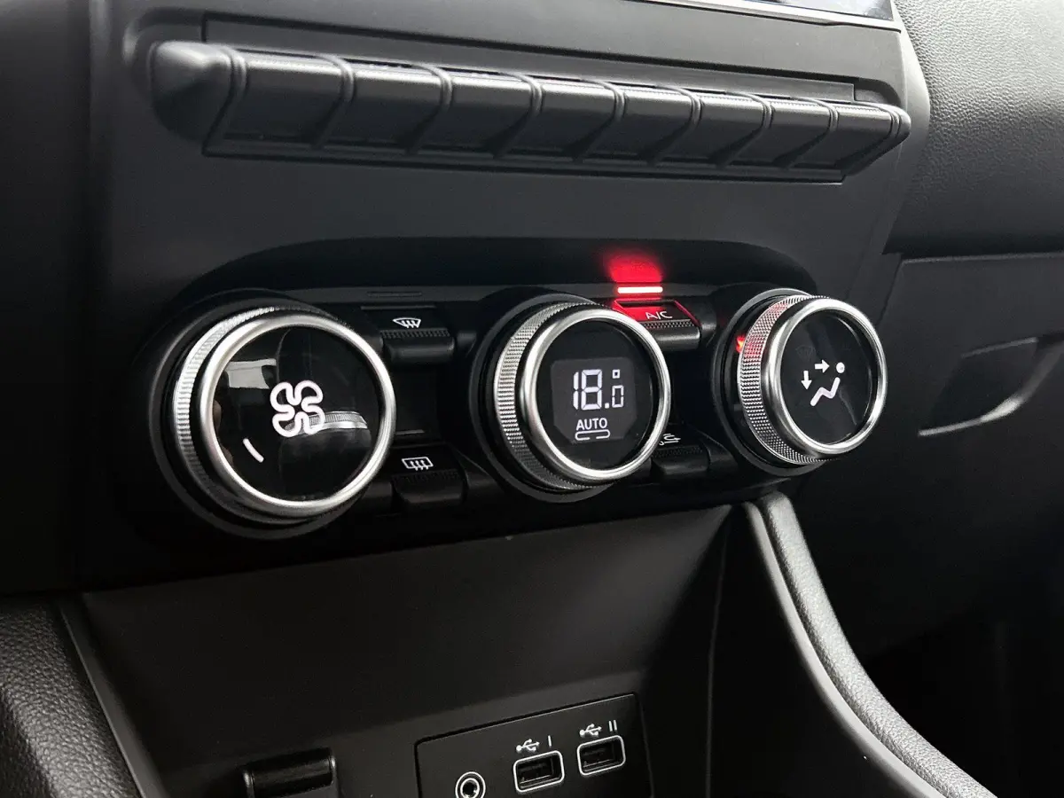 1.0 TCe 90 techno 91 PK | Airco | Navigatie | Cruise Control | Achteruitrijcamera | Trekhaak |