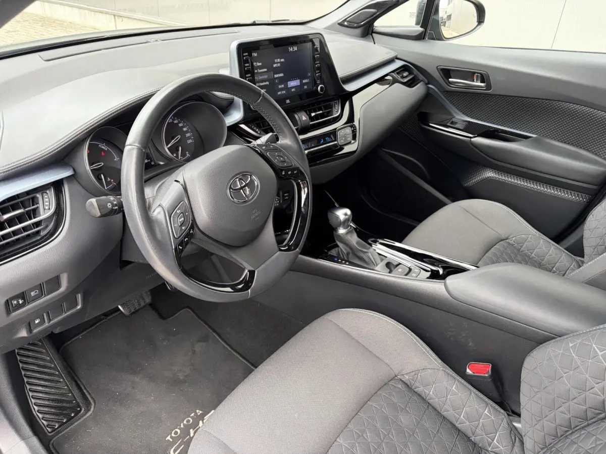 2.0 Hybrid First Edition Dealer OH|Carplay|Facelift|Camera|Keyless|ACC