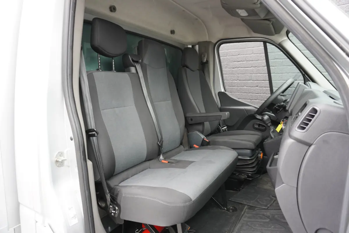 2.3 dCi 145PK L3 Bakwagen EURO 6 - Laadklep - Airco - Cruise - €23.950,- Excl.
