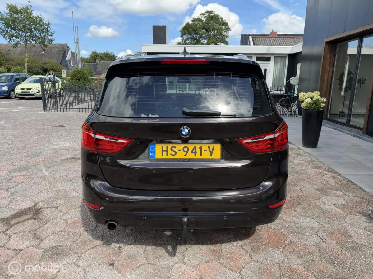 136PK Sport Line 218i Sport