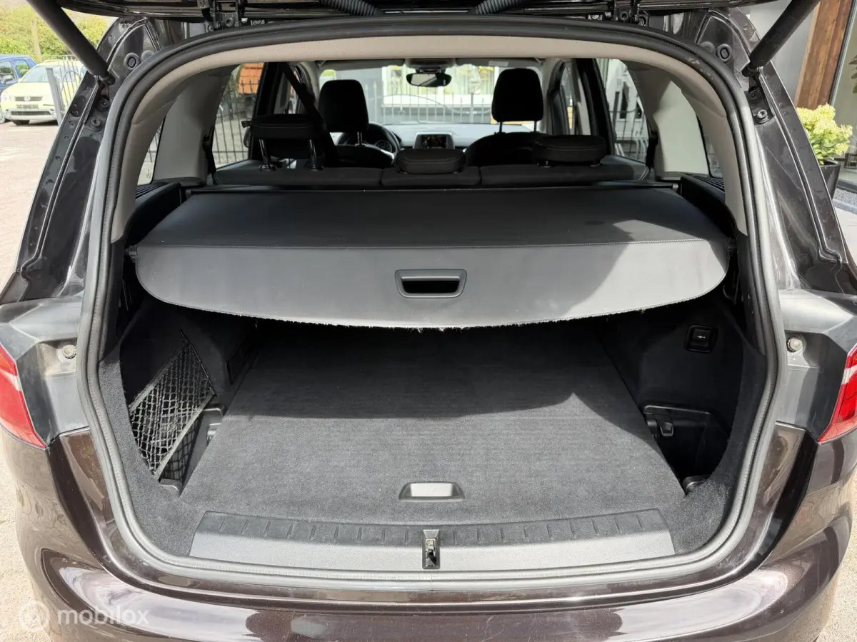 136PK Sport Line 218i Sport