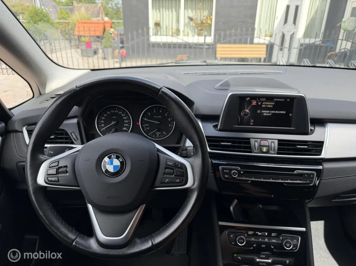 136PK Sport Line 218i Sport
