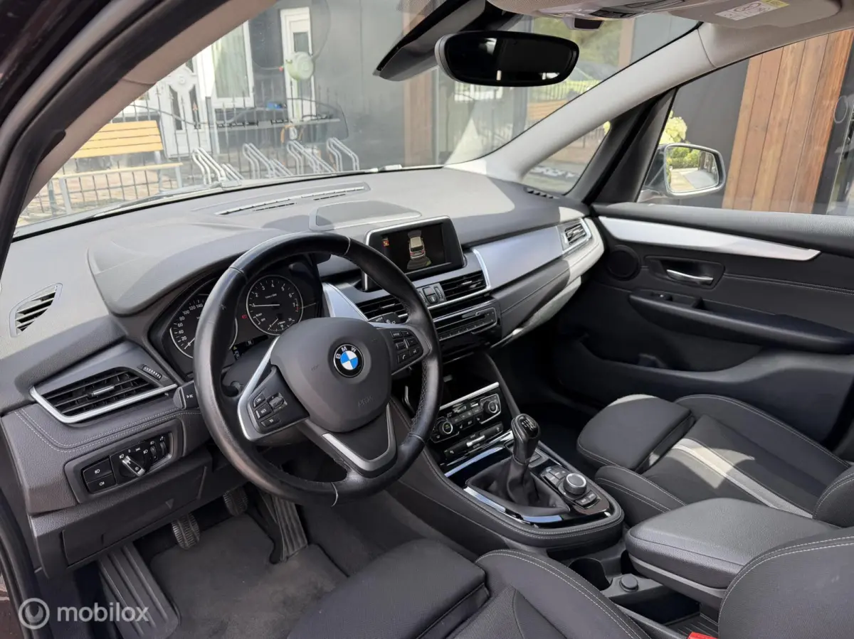 136PK Sport Line 218i Sport