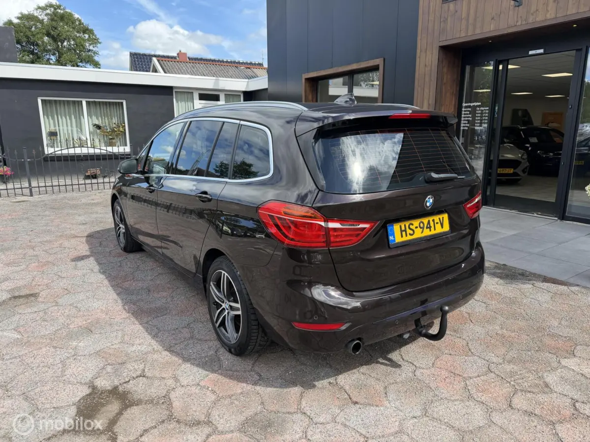 136PK Sport Line 218i Sport