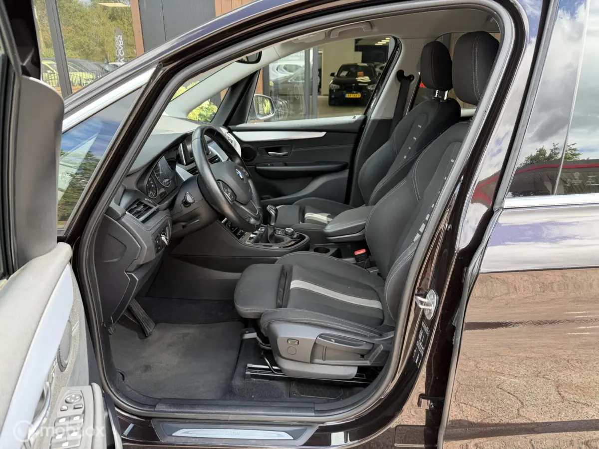 136PK Sport Line 218i Sport