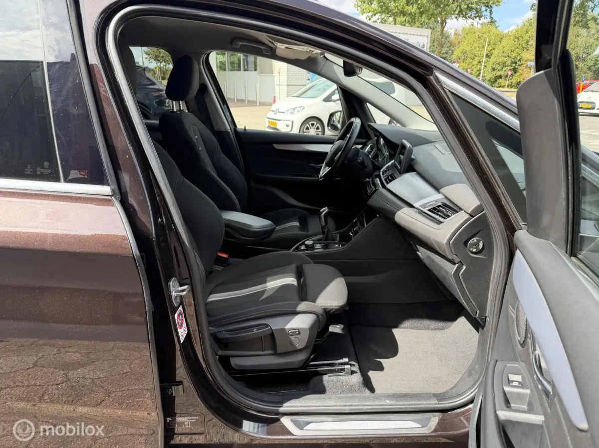 136PK Sport Line 218i Sport
