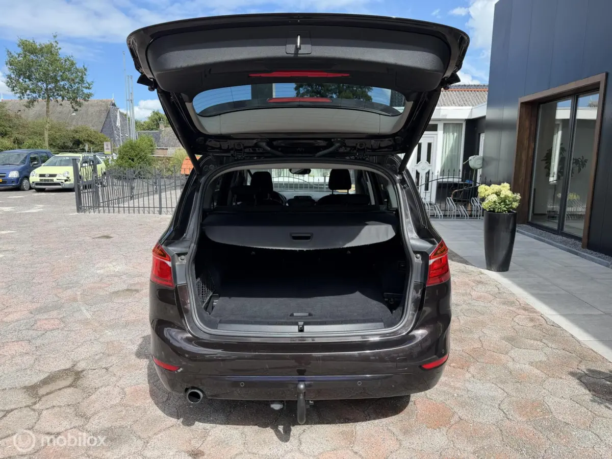 136PK Sport Line 218i Sport