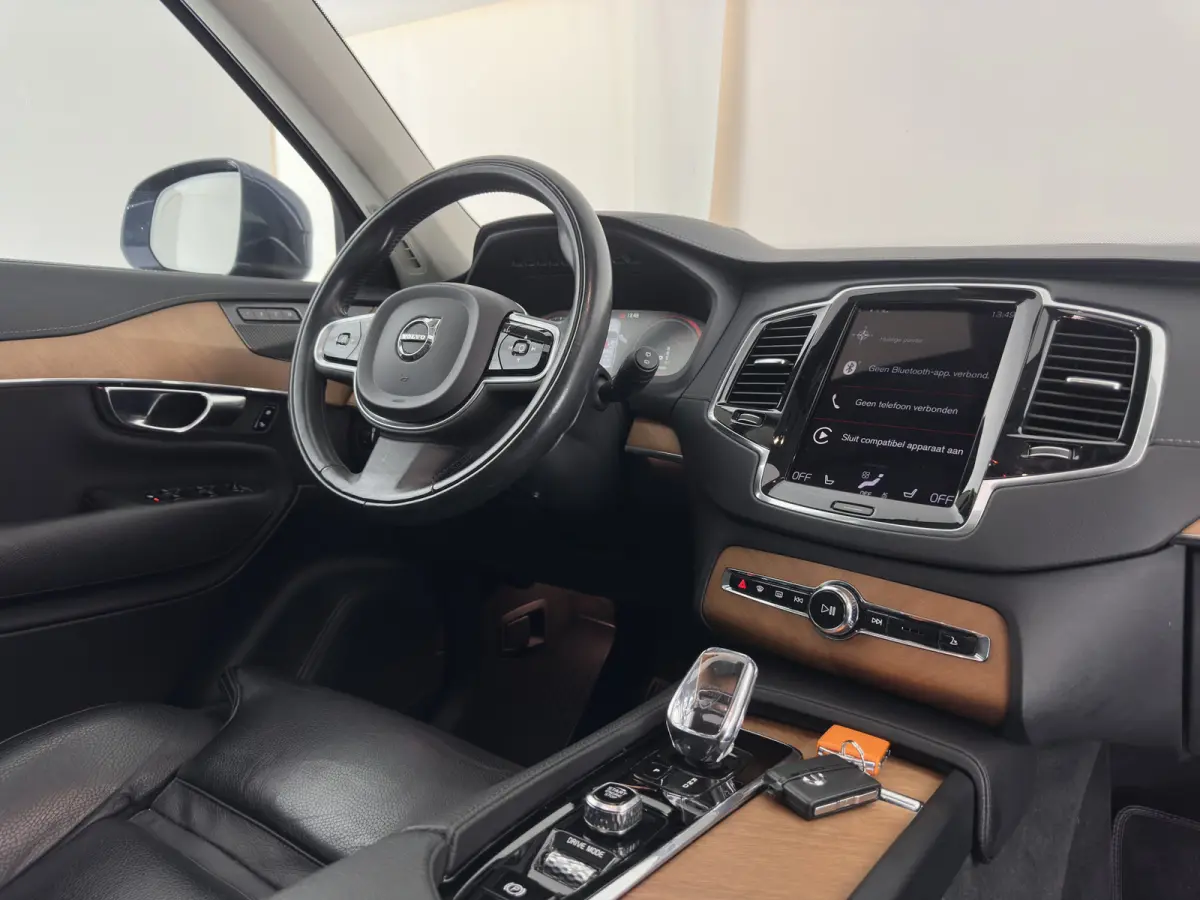 2.0 T8 Recharge AWD Inscription ExclusiveV [7-Pers.] (Plug-in) Aut. *PANO | HEAD-UP | LEATHER | FULL-LED | BOWERS&WILKINS | MEMORY-PACK | HEATED-SPORTSEATS | BLIND-SPOT | DIGI-COCKPIT | NAVI