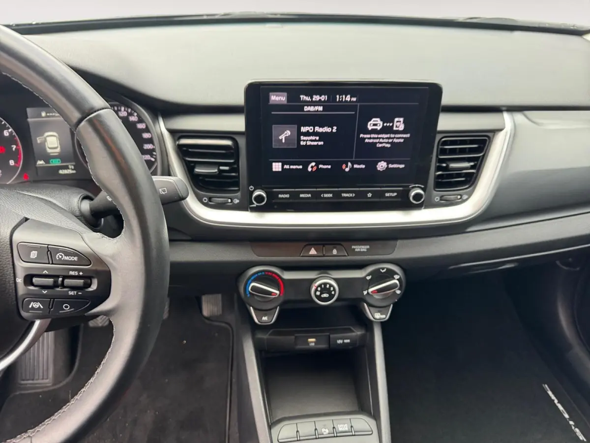 1.0T MHEV DynamicLine | Airco | Camera | Cruise Control | LM Velgen | Apple Carplay & Android Auto |