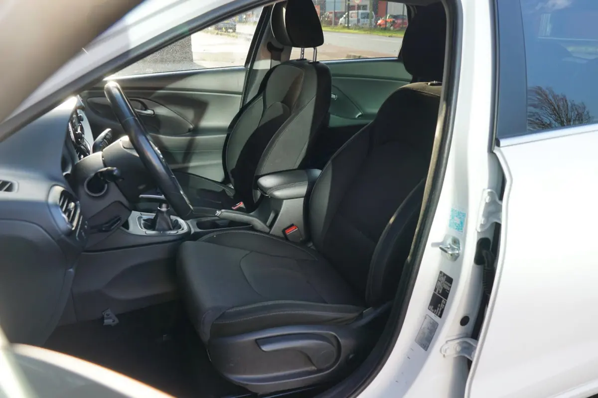 1.0 T-GDI First Edition - Polar White - Carplay/Camera/Cruise