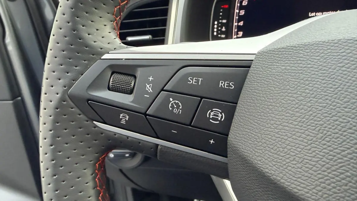1.5 TSI 150PK FR BUSINESS INTENSE AUTOMAAT / NAVI / LEDER / CLIMA / FULL-LED / 18" LMV / KEYLESS / CAMERA / ORG. NL / 1E EIGENAAR !!