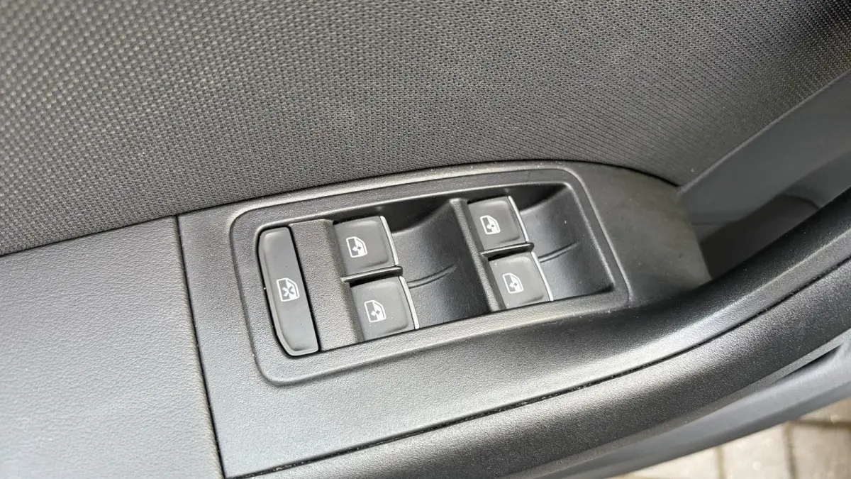 1.5 TSI 150PK FR BUSINESS INTENSE AUTOMAAT / NAVI / LEDER / CLIMA / FULL-LED / 18" LMV / KEYLESS / CAMERA / ORG. NL / 1E EIGENAAR !!
