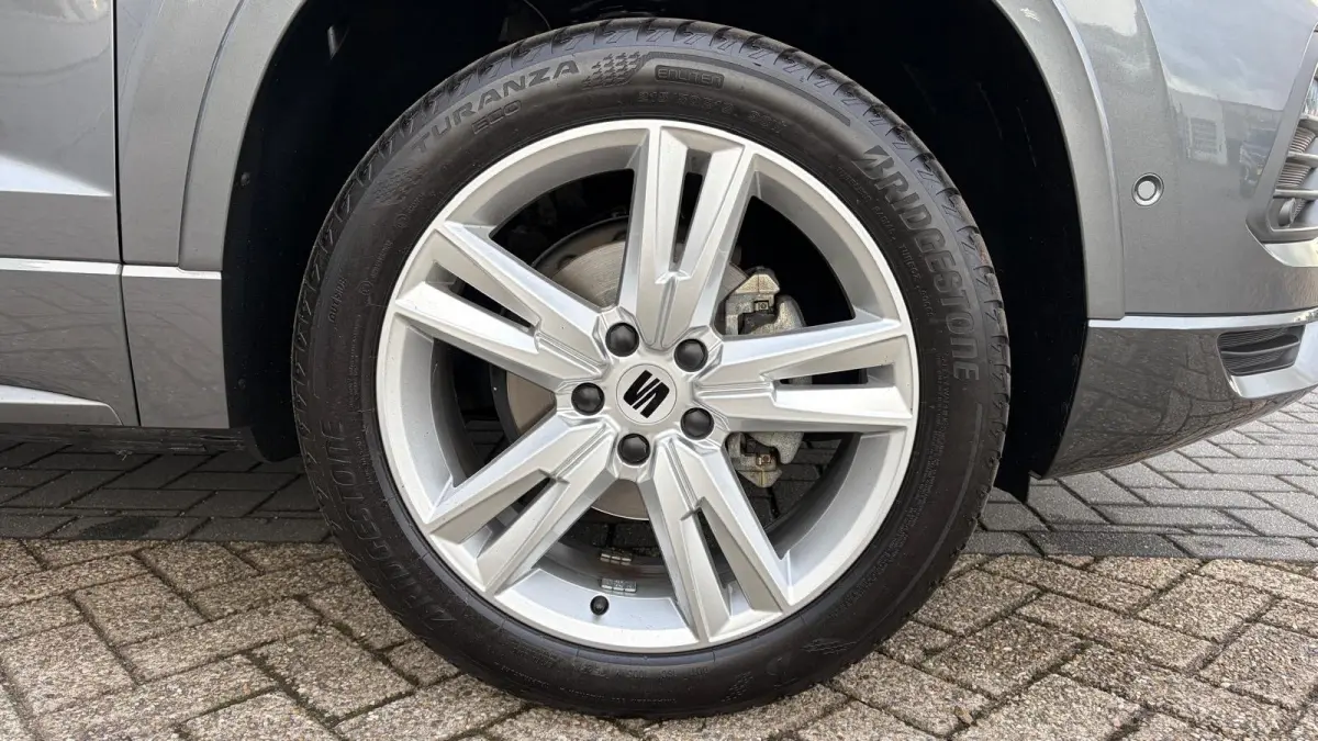 1.5 TSI 150PK FR BUSINESS INTENSE AUTOMAAT / NAVI / LEDER / CLIMA / FULL-LED / 18" LMV / KEYLESS / CAMERA / ORG. NL / 1E EIGENAAR !!