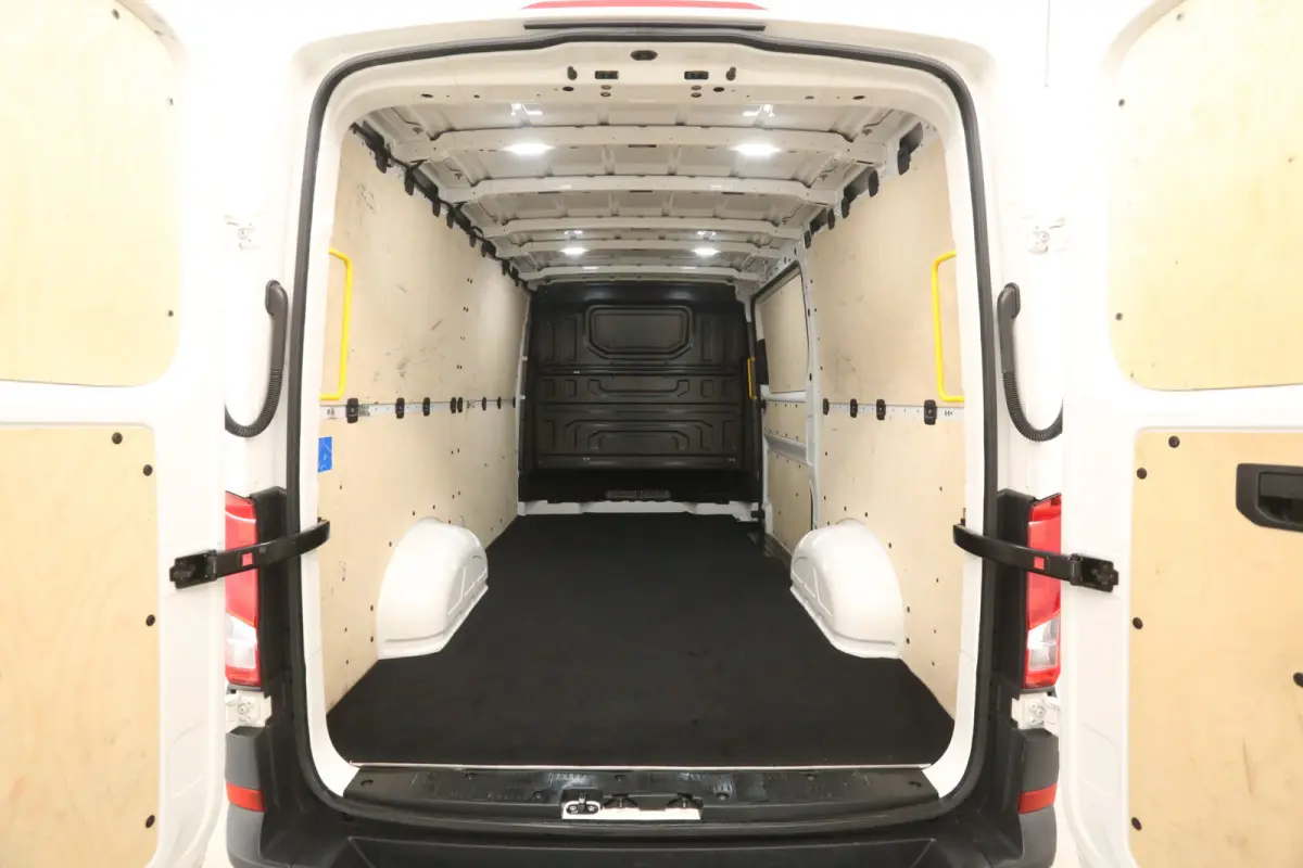 2.0 TDI L3H2 140PK | Airco | Cruise | 3 Zits | Parkeersensoren