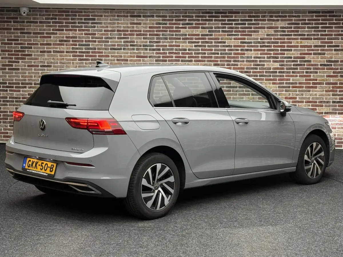 1.4 eHybrid Style | Wit interieur | ErgoActive | Stuurverwarming | Stoelverwarming |