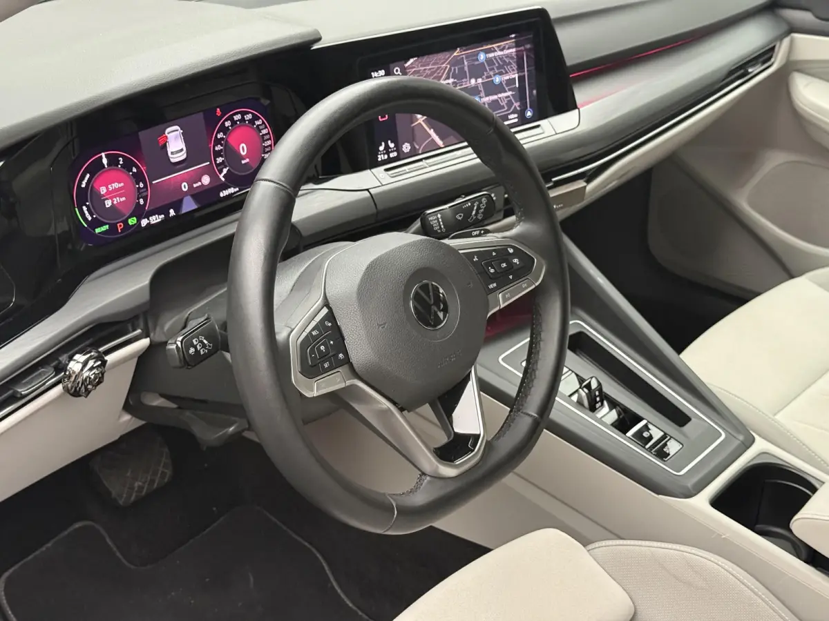 1.4 eHybrid Style | Wit interieur | ErgoActive | Stuurverwarming | Stoelverwarming |