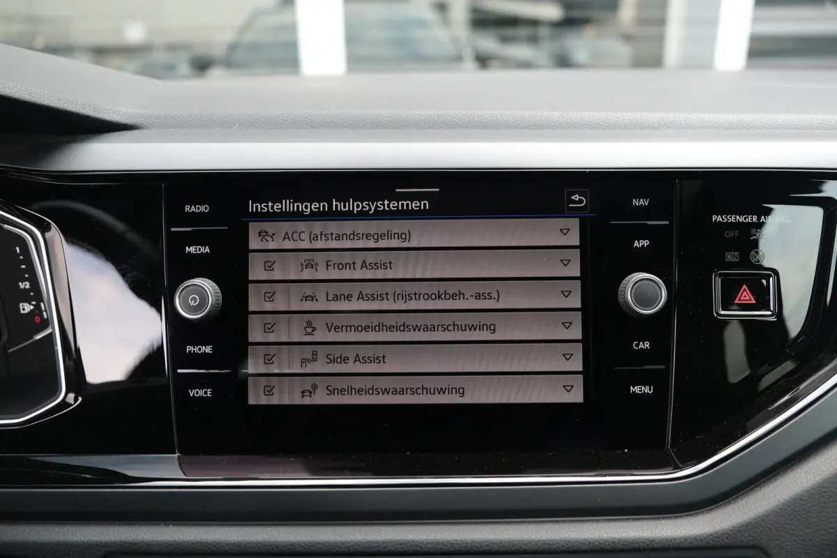 1.0 TSI 2x R-Line 116PK Facelift Pano Black Style Keyless Virtual Cam Navi ACC