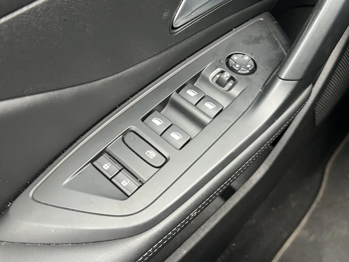 1.2 PureTech Allure Pack Business Automaat | Distributie vervangen |  Camera | Keyless | Full LED | Adaptive CC | Full map navigatie | Carplay/android auto |