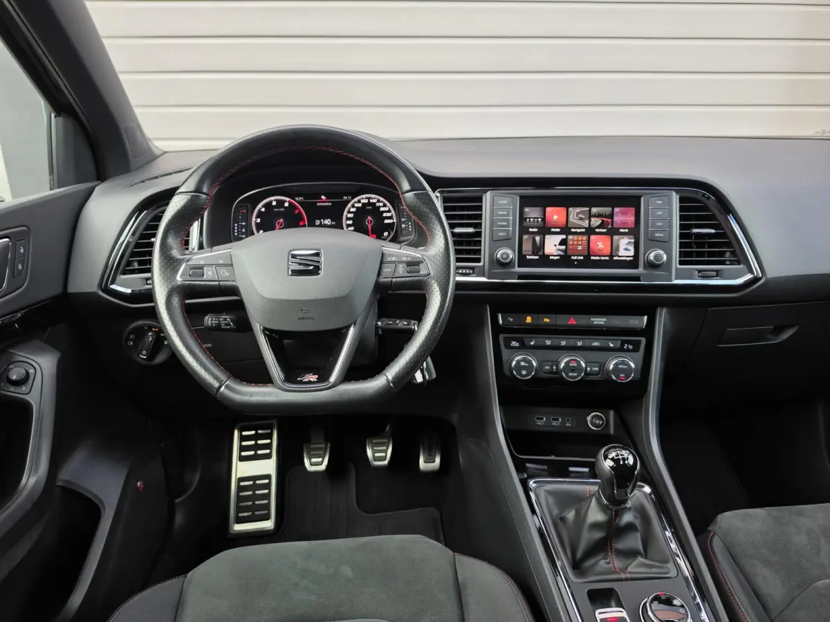 1.5 TSI FR ACC/Pano/Trekhaak/Virtual/Alcantara/Led/Carplay/Camara/Sfeer/Beats/