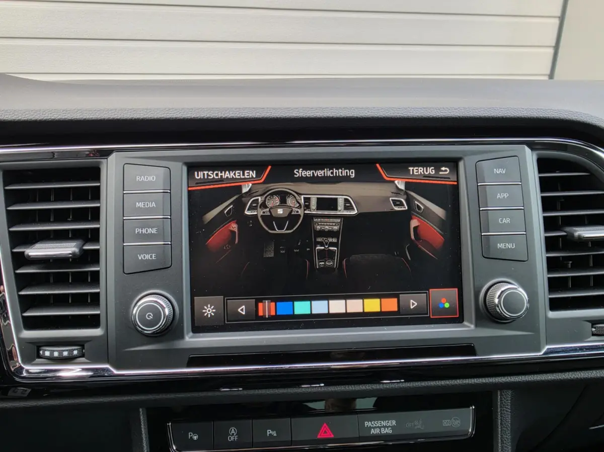 1.5 TSI FR ACC/Pano/Trekhaak/Virtual/Alcantara/Led/Carplay/Camara/Sfeer/Beats/