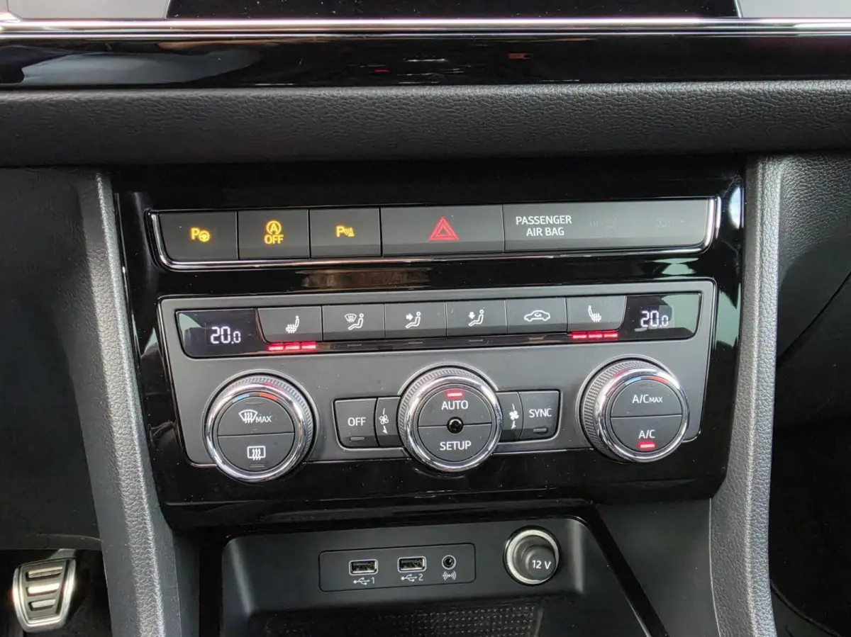 1.5 TSI FR ACC/Pano/Trekhaak/Virtual/Alcantara/Led/Carplay/Camara/Sfeer/Beats/