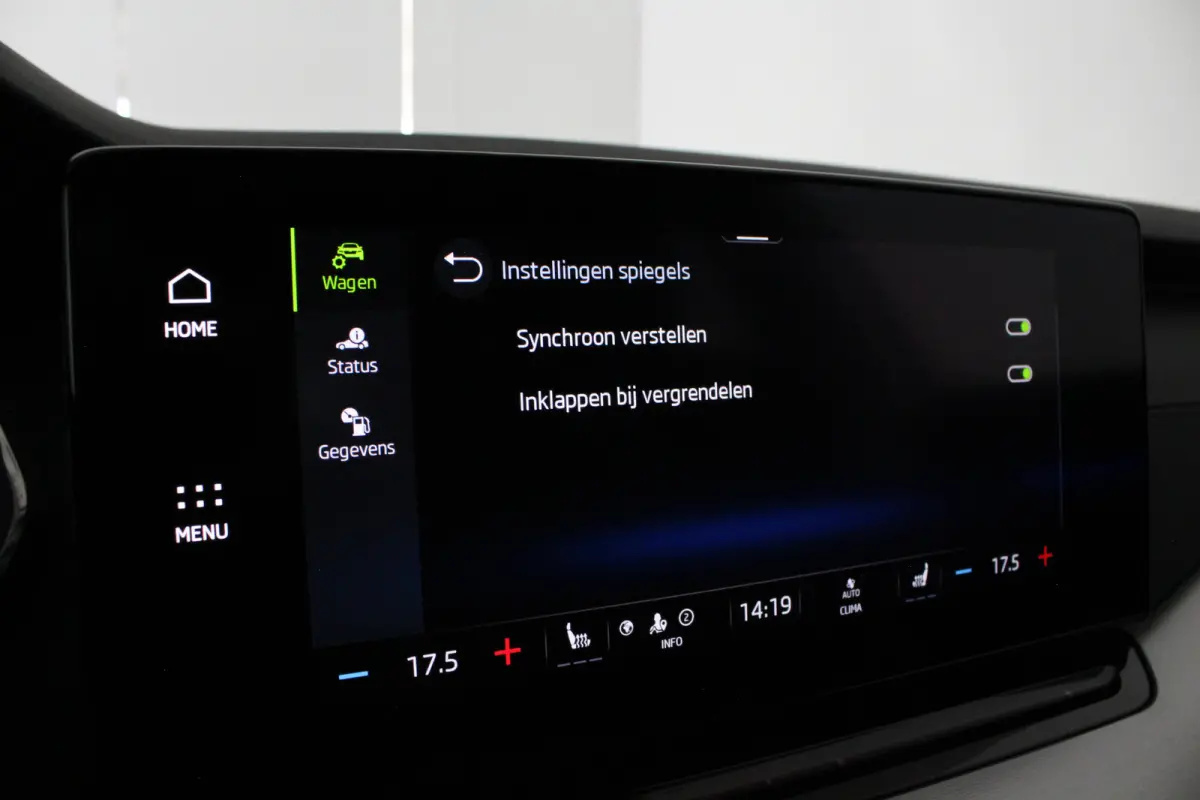 1.0 TSI Business Edition > Camera/Trekhaak/Sfeerverlichting/Keyless