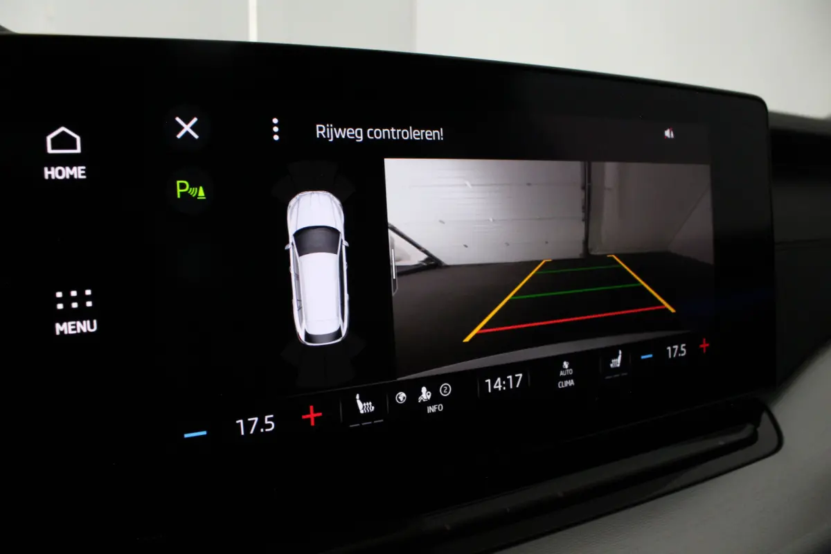 1.0 TSI Business Edition > Camera/Trekhaak/Sfeerverlichting/Keyless