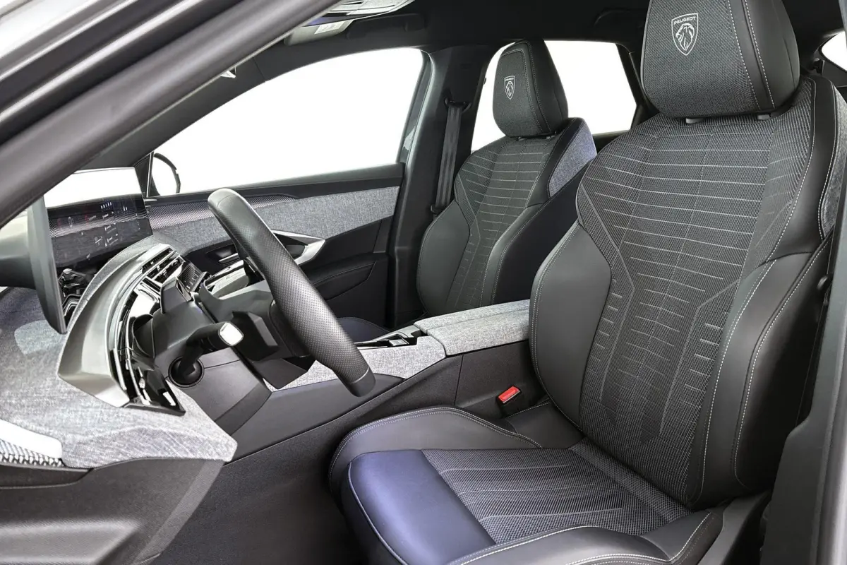 1.2 Hybrid 145 GT Stoelverwarming Keyless 360-Camera Dodehoek