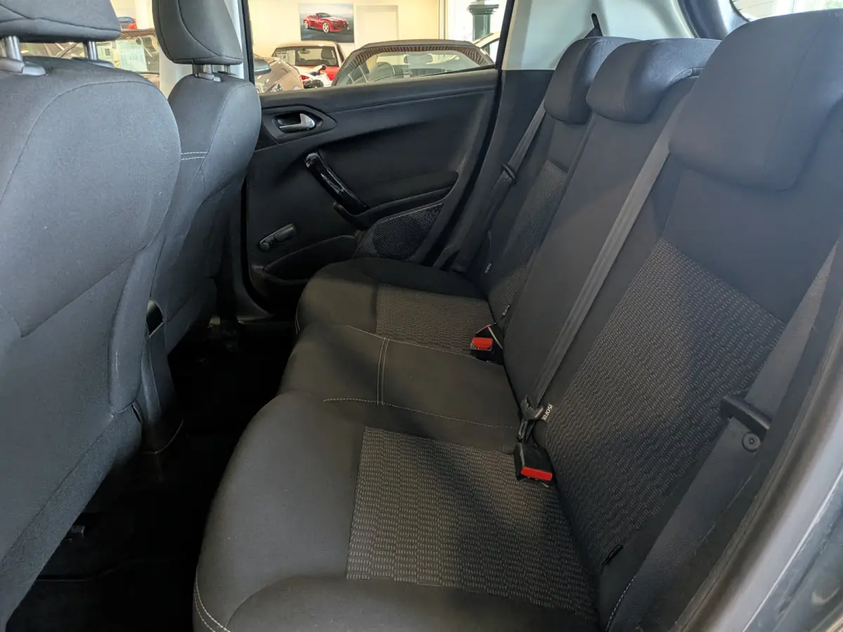 1.2 PureTech Blue Lion Trekhaak, Carplay, Airco