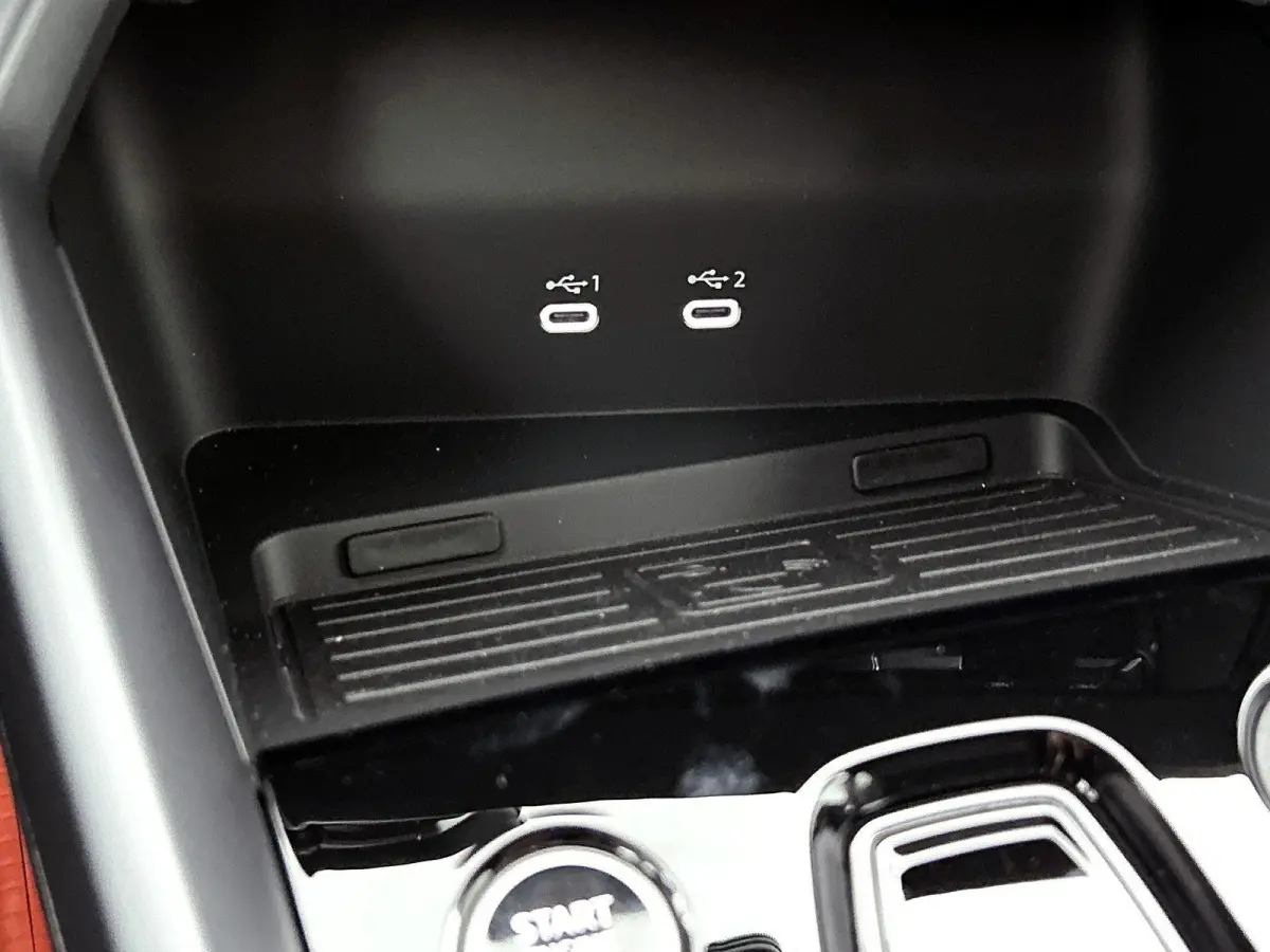 30 TFSI S edition 116 PK | S-Line | Automaat | Navigatie | Virtuele Cockpit Plus | Stoelverwarming | Apple Carplay/Android Auto | Ambiant Licht Pakket | Optiek Pakket Zwart | Sportstoelen | 
