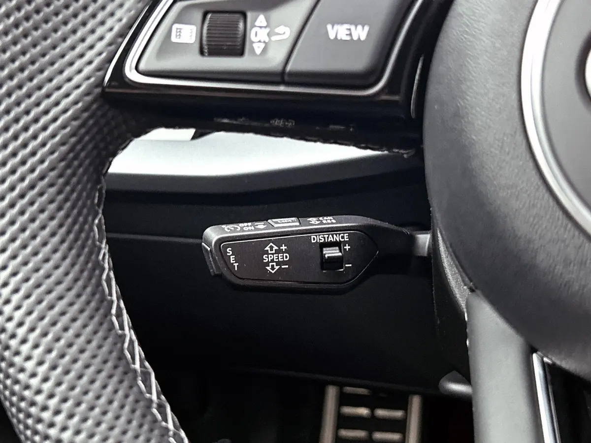 30 TFSI S edition 116 PK | S-Line | Automaat | Navigatie | Virtuele Cockpit Plus | Stoelverwarming | Apple Carplay/Android Auto | Ambiant Licht Pakket | Optiek Pakket Zwart | Sportstoelen | 
