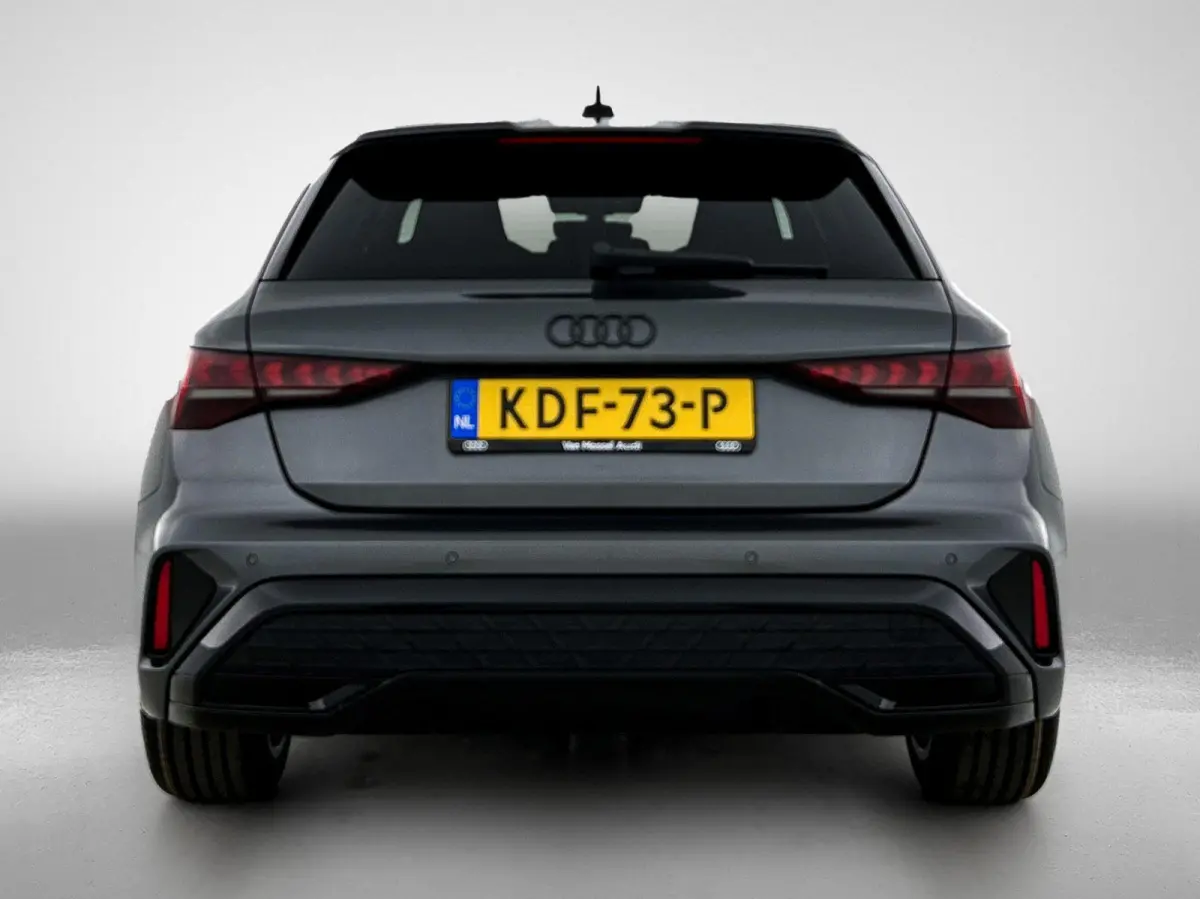 30 TFSI S edition 116 PK | S-Line | Automaat | Navigatie | Virtuele Cockpit Plus | Stoelverwarming | Apple Carplay/Android Auto | Ambiant Licht Pakket | Optiek Pakket Zwart | Sportstoelen | 
