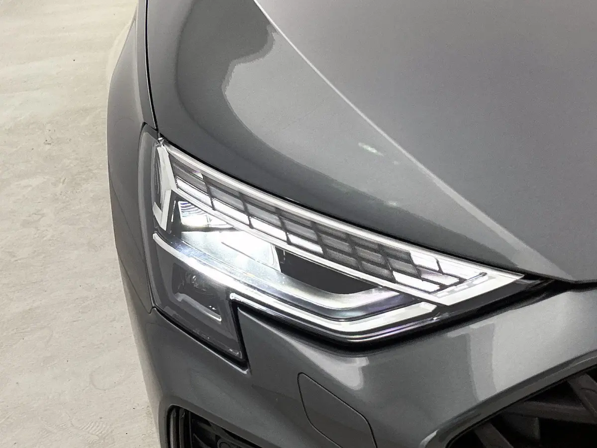 30 TFSI S edition 116 PK | S-Line | Automaat | Navigatie | Virtuele Cockpit Plus | Stoelverwarming | Apple Carplay/Android Auto | Ambiant Licht Pakket | Optiek Pakket Zwart | Sportstoelen | 