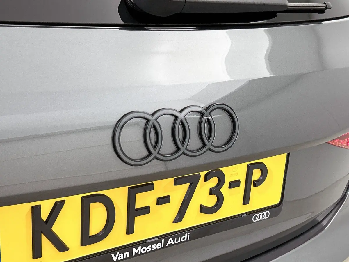 30 TFSI S edition 116 PK | S-Line | Automaat | Navigatie | Virtuele Cockpit Plus | Stoelverwarming | Apple Carplay/Android Auto | Ambiant Licht Pakket | Optiek Pakket Zwart | Sportstoelen | 