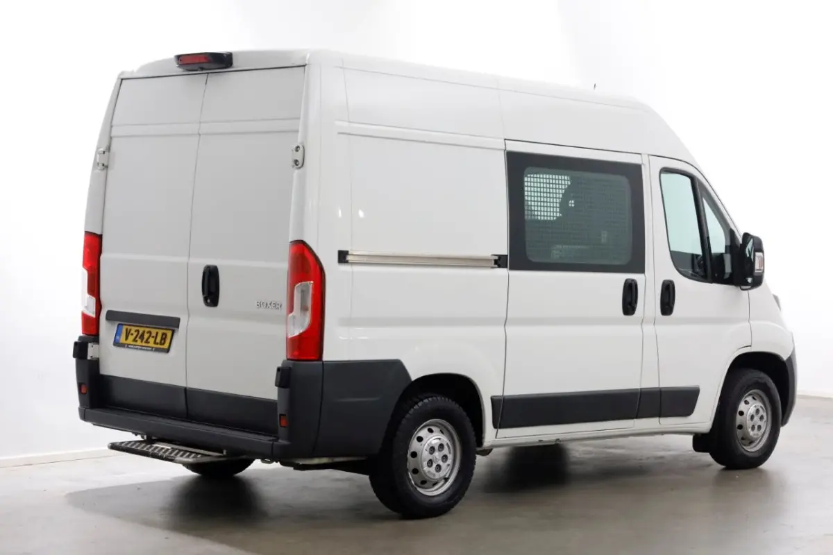 2.0 BlueHDI 130pk E6 L1H2 Premium Navi/Camera/Inrichting 01-2018