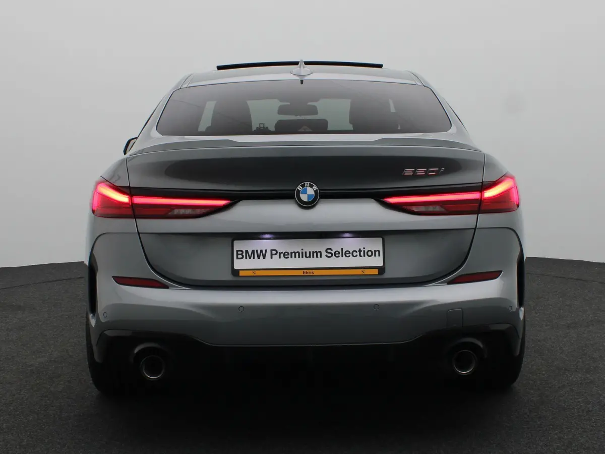 220i M Sportpakket Pro | Premium Pack | Travel Pack | Achteruitrijcamera | Panoramadak | Active Cruise Control | HiFi | 19''