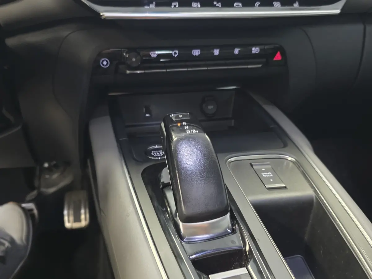 1.6 Plug-in Hybrid 225 Shine Automaat – Pano – ACC – Camera – Leder