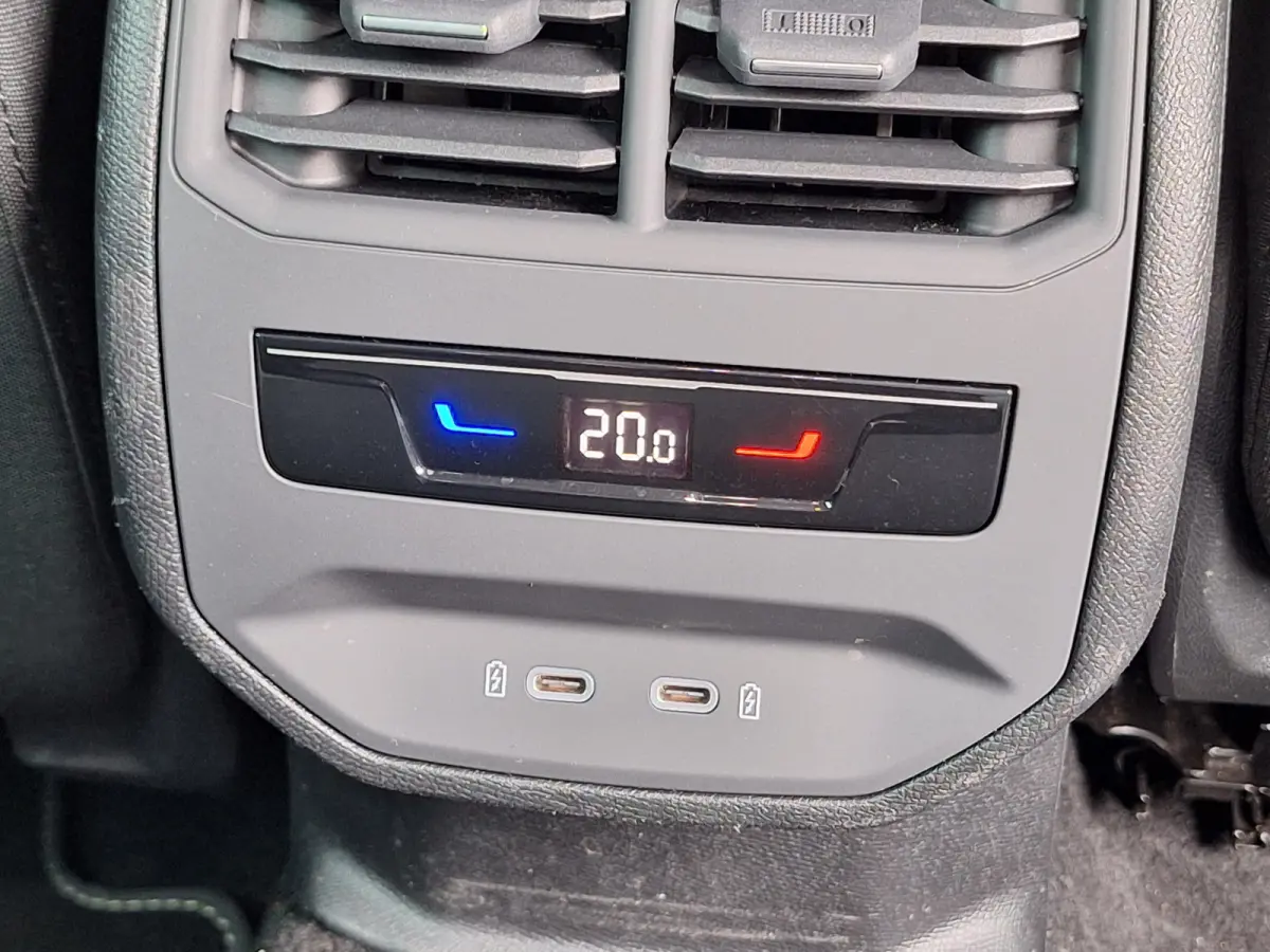 1.0 TSI Style Business Intense /Camera/Navi/Clima/1e Eig/Garantie