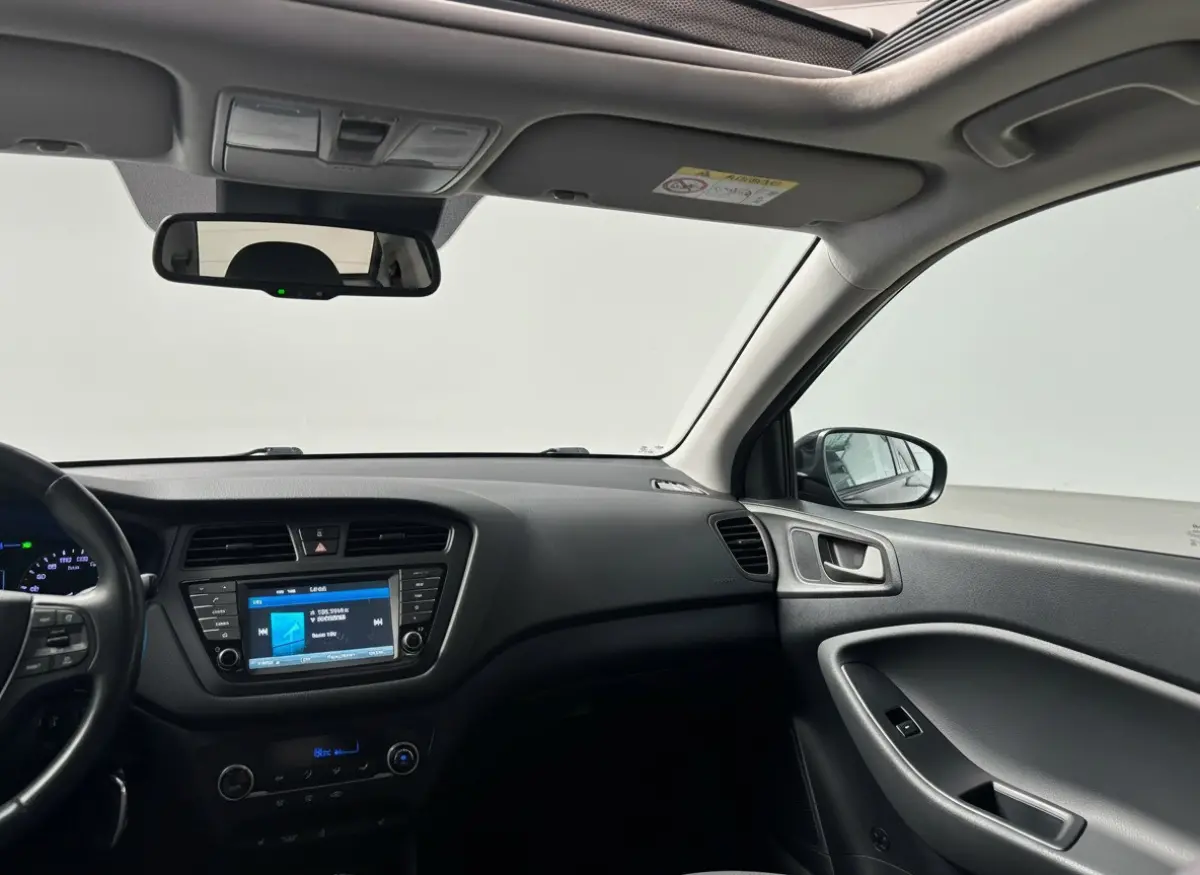 1.0 T-GDI Comfort - Pano - Cruise - Camera