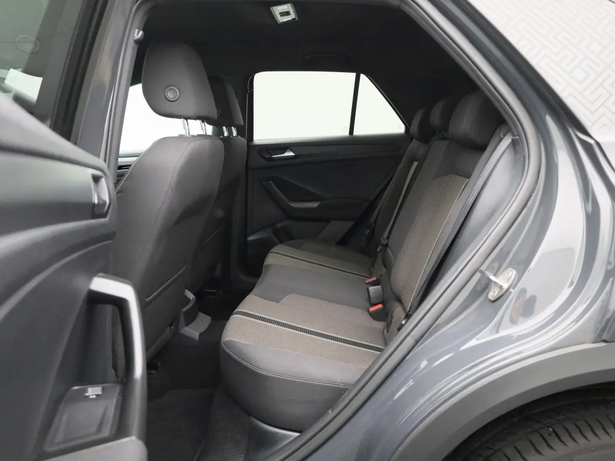 1.0 TSI Style Business | Apple Carplay / Android Auto | Stoelverwarming | Parkeersensoren | Climate Control |