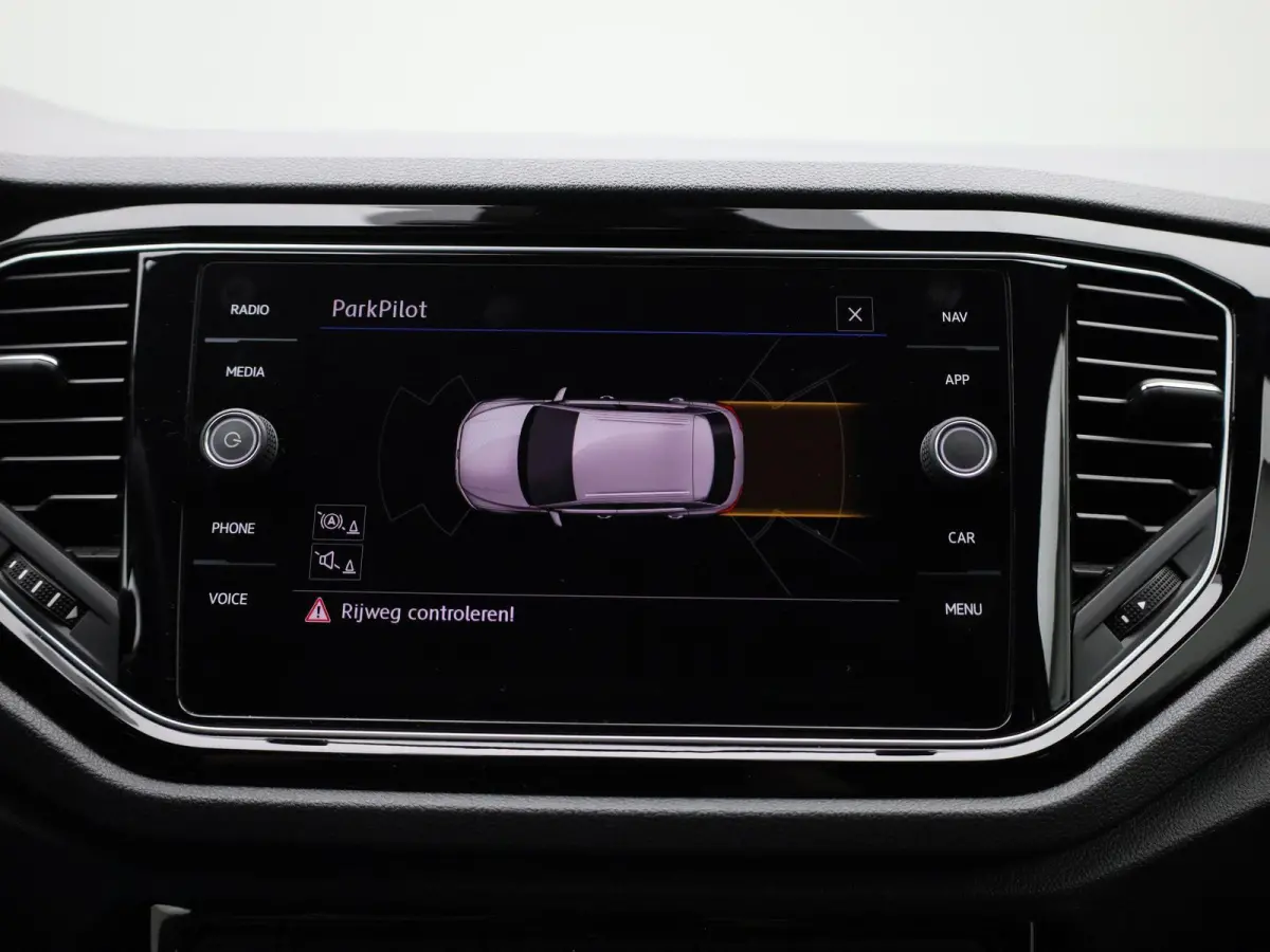 1.0 TSI Style Business | Apple Carplay / Android Auto | Stoelverwarming | Parkeersensoren | Climate Control |