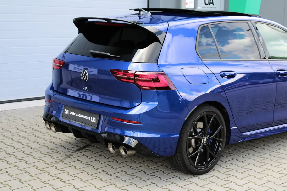 2.0 TSI R 4M PERFORMANCE | HEAD UP | AKRAPOVIC | PANO | H&K | LEDER | CARPLAY | CAMERA | ACC | LED IQ | 19"