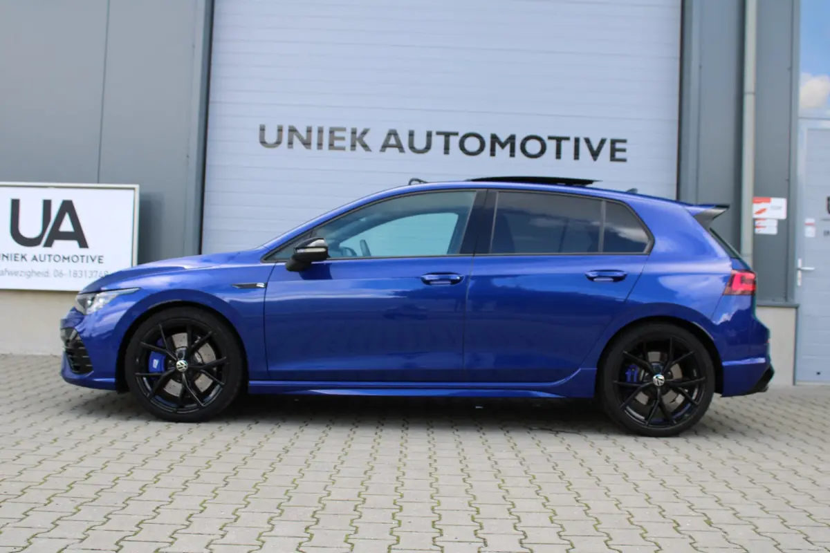 2.0 TSI R 4M PERFORMANCE | HEAD UP | AKRAPOVIC | PANO | H&K | LEDER | CARPLAY | CAMERA | ACC | LED IQ | 19"