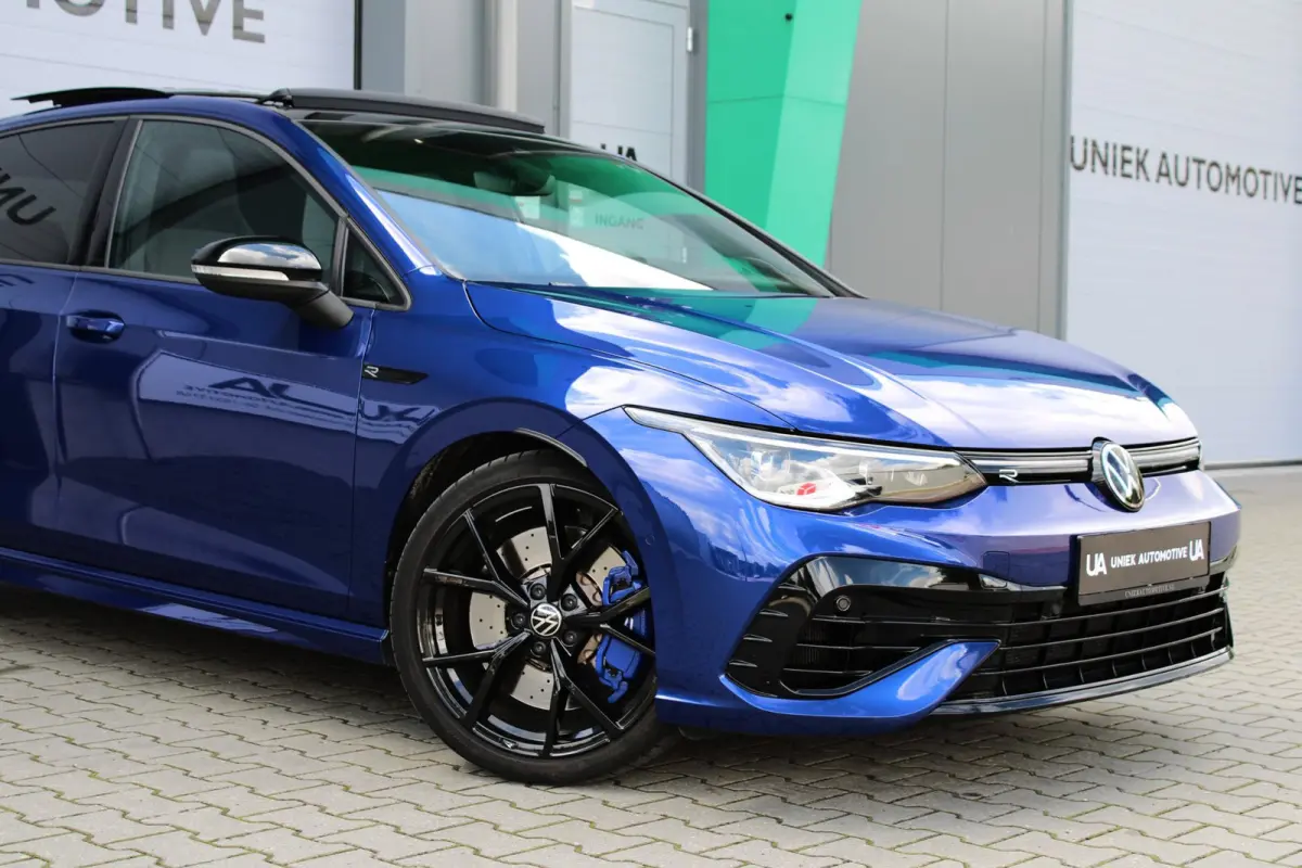 2.0 TSI R 4M PERFORMANCE | HEAD UP | AKRAPOVIC | PANO | H&K | LEDER | CARPLAY | CAMERA | ACC | LED IQ | 19"