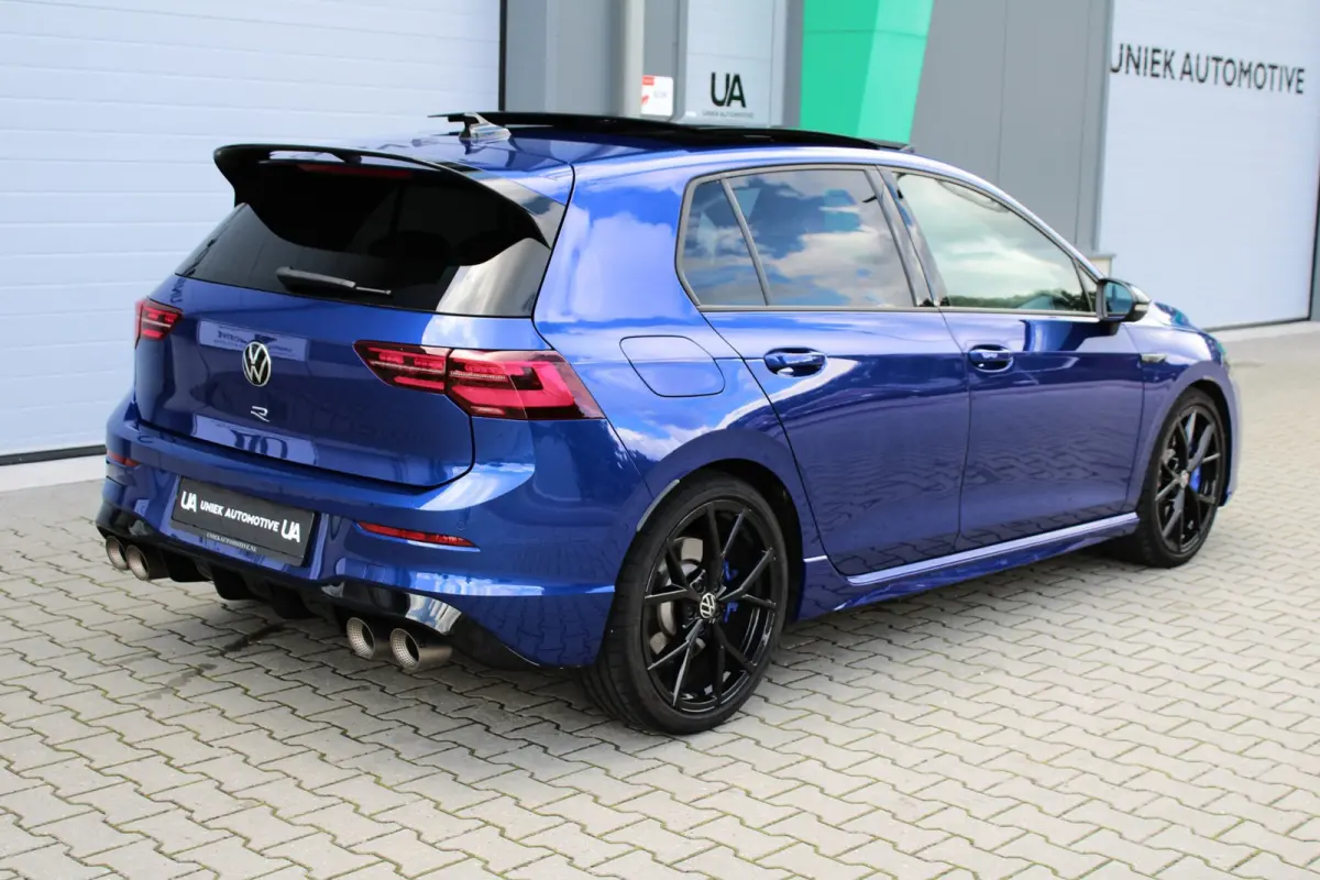 2.0 TSI R 4M PERFORMANCE | HEAD UP | AKRAPOVIC | PANO | H&K | LEDER | CARPLAY | CAMERA | ACC | LED IQ | 19"