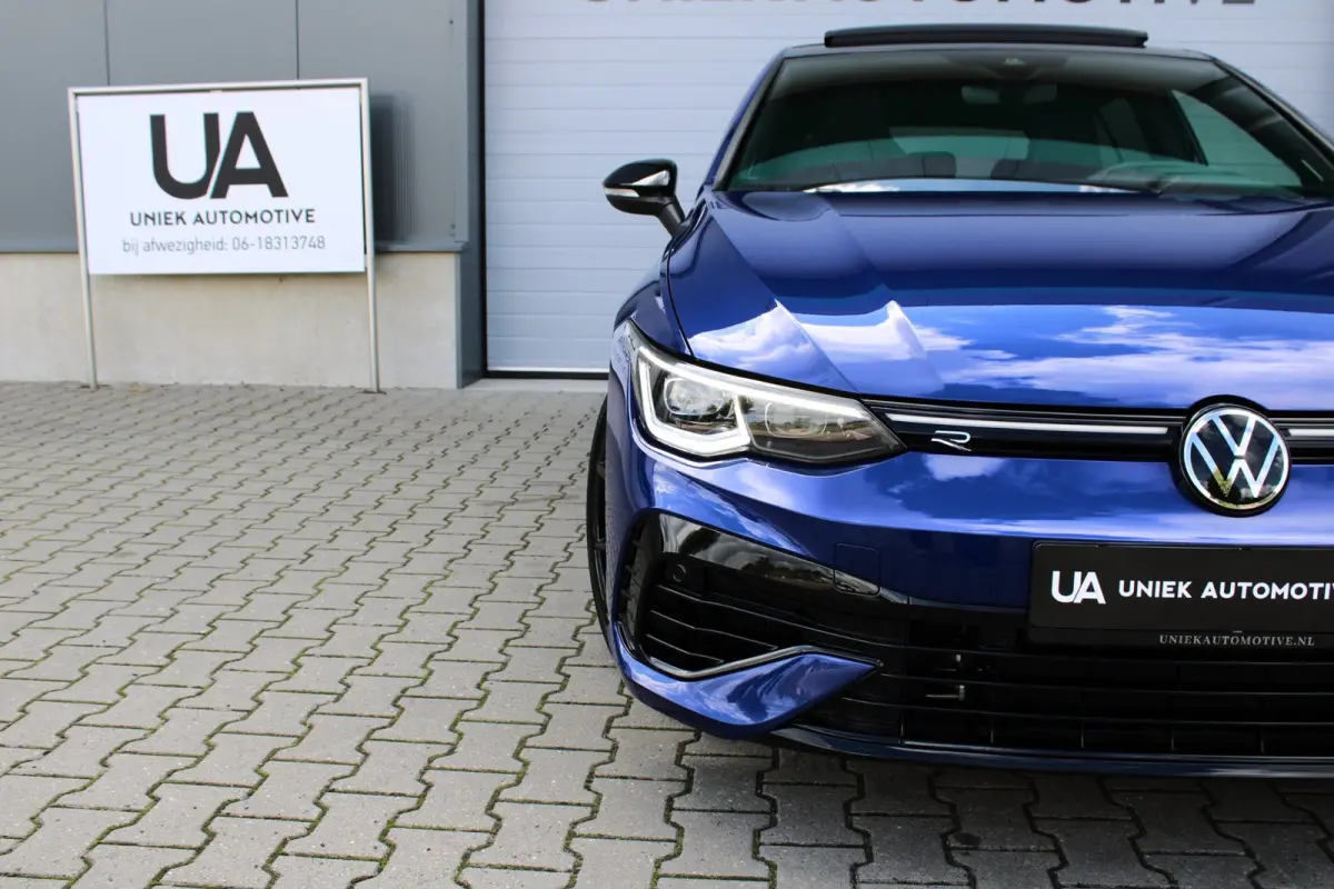 2.0 TSI R 4M PERFORMANCE | HEAD UP | AKRAPOVIC | PANO | H&K | LEDER | CARPLAY | CAMERA | ACC | LED IQ | 19"