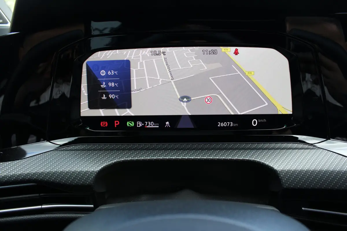 2.0 TSI R 4M PERFORMANCE | HEAD UP | AKRAPOVIC | PANO | H&K | LEDER | CARPLAY | CAMERA | ACC | LED IQ | 19"