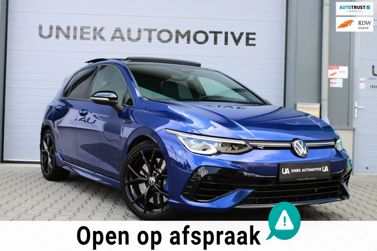 2.0 TSI R 4M PERFORMANCE | HEAD UP | AKRAPOVIC | PANO | H&K | LEDER | CARPLAY | CAMERA | ACC | LED IQ | 19"